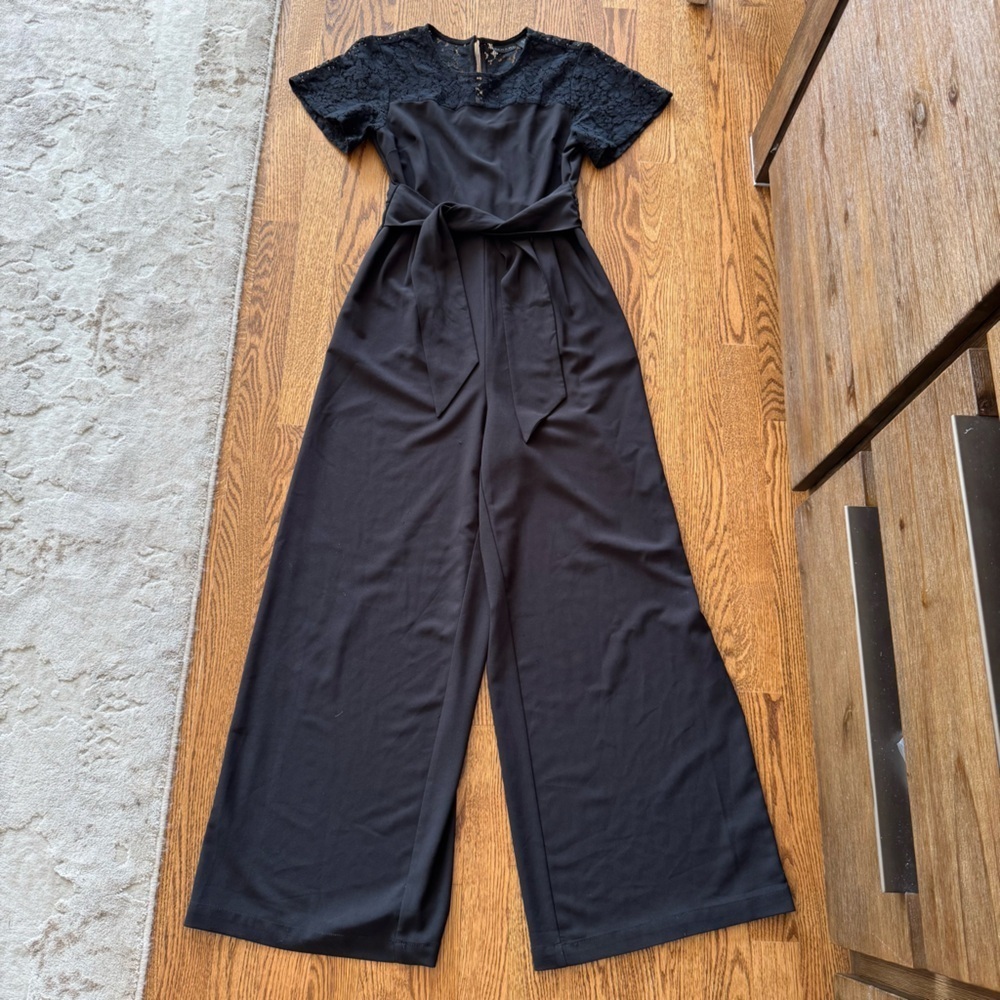 TAHARI Black short Sleeve jumpsuit w/ Lace Top wide-leg Zip Back Belt pockets XS
